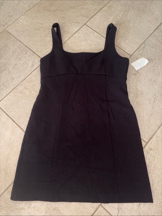 Wayf Dresses & Skirts - WAYF Little Black Dress With Pockets